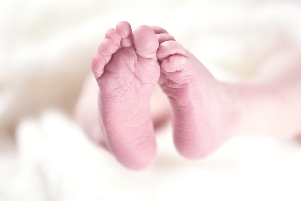 Θήβα: Θρήνος για τον ξαφνικό θάνατο του μωρού – Δίνει απαντήσεις η ιατροδικαστική