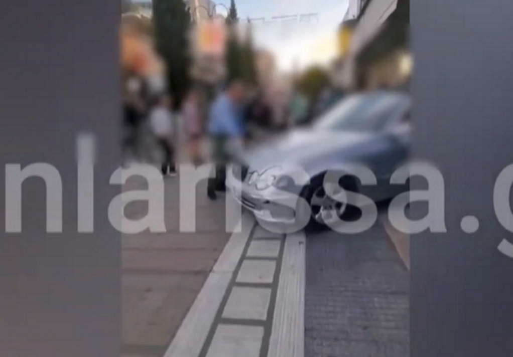 Λάρισα: Οδηγός επιχείρησε να «πατήσει» δημοτικούς αστυνομικούς (VIDEO)