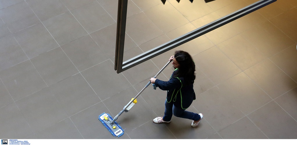 Α.Δ.Ε.Δ.Υ. για την 53χρονη καθαρίστρια : «Η απόφαση αυτή πρέπει να αναιρεθεί»