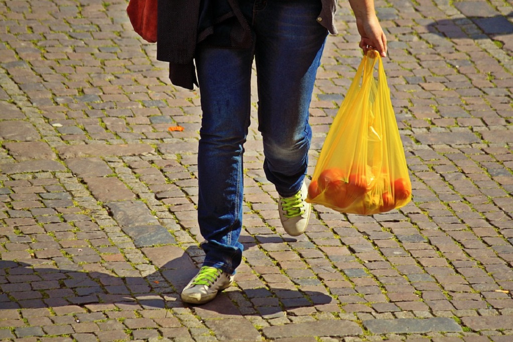 Τέλος οι «φθηνές» πλαστικές σακούλες -Aυξάνεται η τιμή τους από 1η Ιανουαρίου