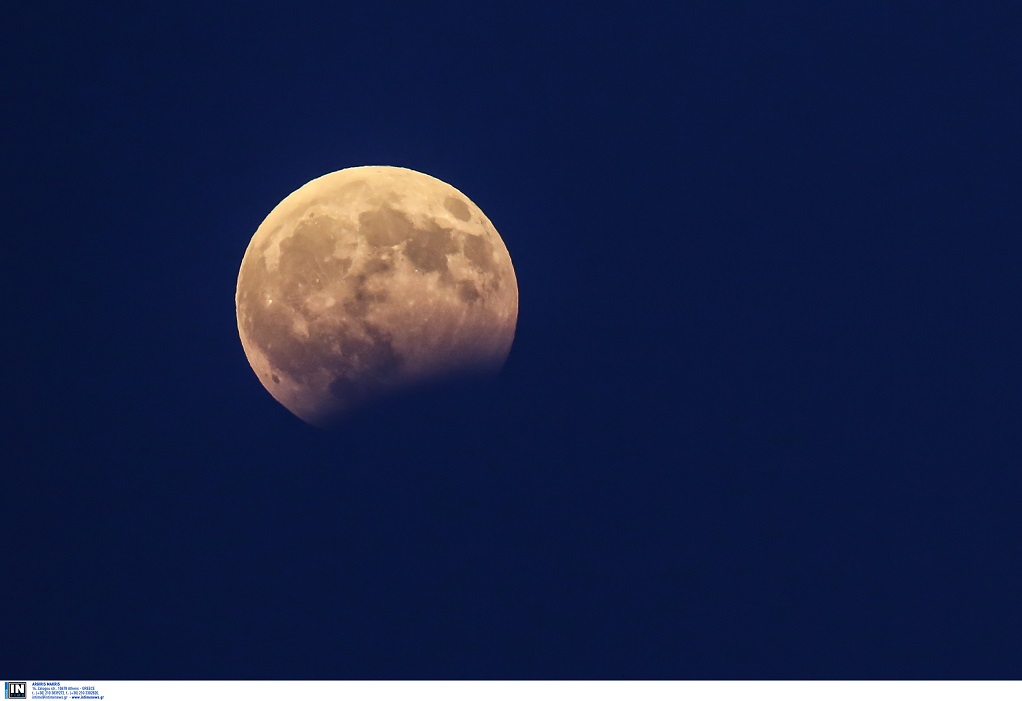 Ολική έκλειψη Σελήνης, η μόνη ορατή από την Ελλάδα έως το 2024-Αλλά ο ουρανός είχε σύννεφα