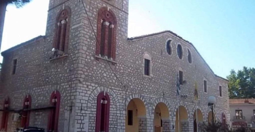 Σκάνδαλο σε εκκλησία στον Τύρναβο: Άφαντος ο ιερέας, λείπουν εικόνες και 140.000 ευρώ!