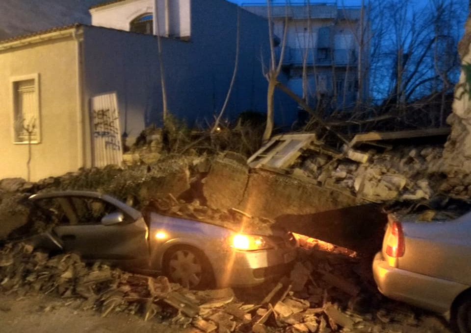 Αθήνα: Εγκαταλελειμένο σπίτι κατέρρευσε στο Γκάζι
