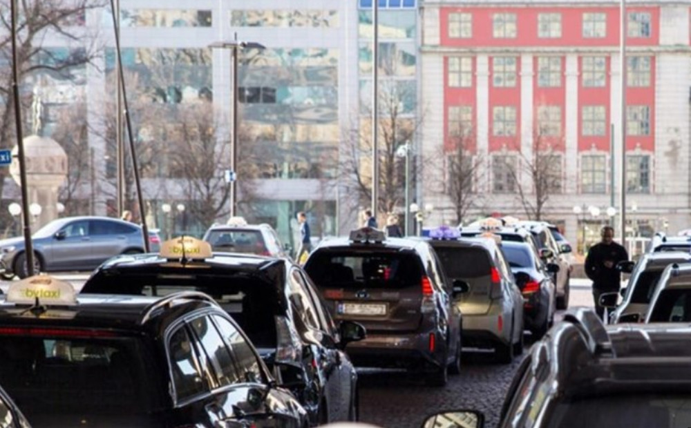 Νορβηγία: Ηλεκτροκίνητα ταξί θα φορτίζουν ασύρματα