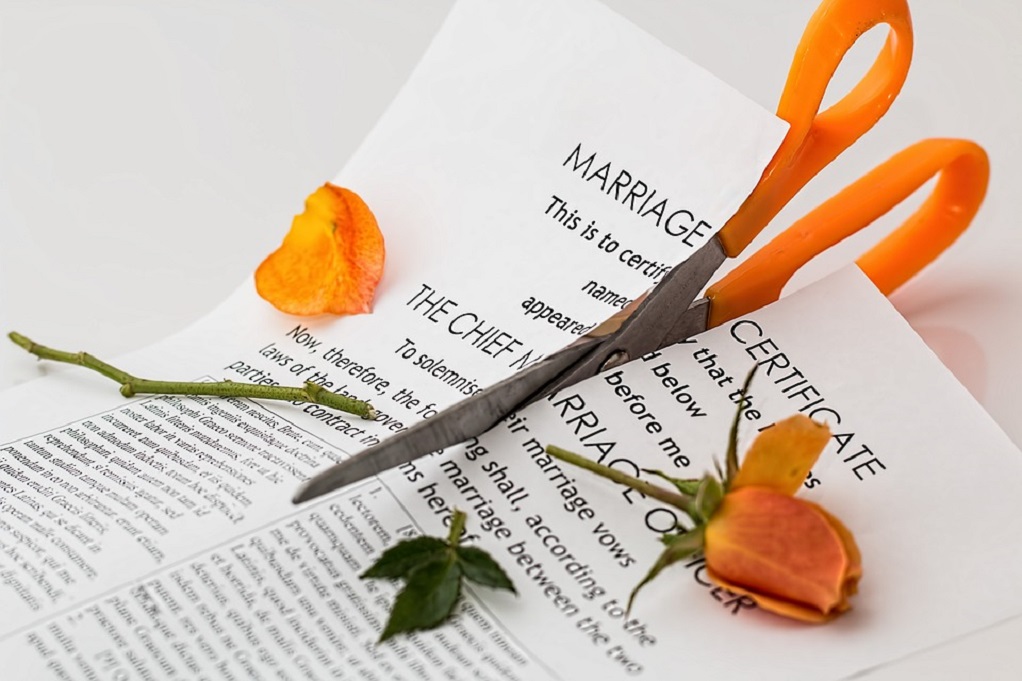 ΕΛΣΤΑΤ: Αυξήθηκαν τα διαζύγια στην Ελλάδα