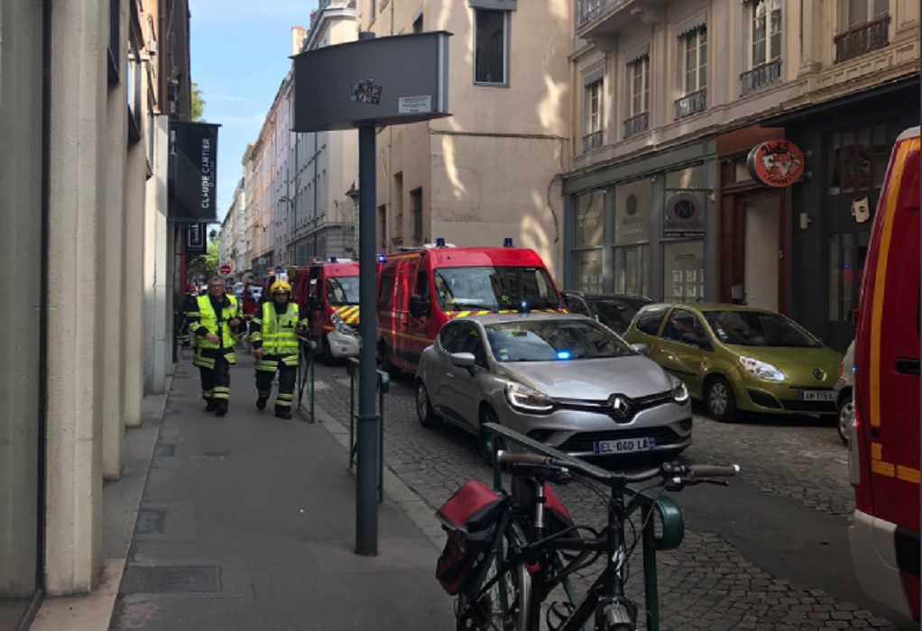 Στους 13 οι τραυματίες από την έκρηξη στη Λιόν – Oι αρχές αναζητούν έναν ποδηλάτη