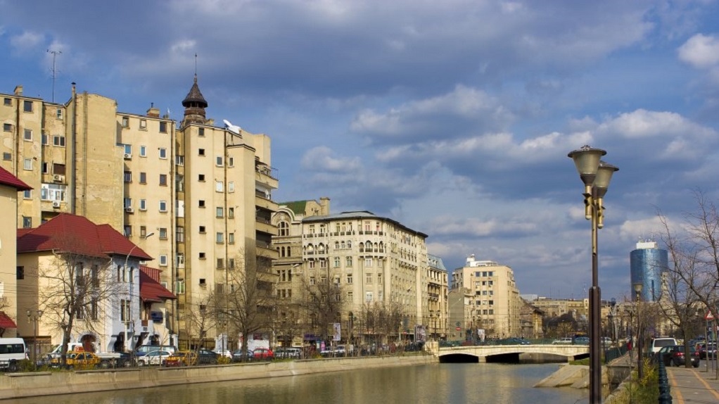 Επτά στις δέκα εταιρείες στην Ρουμανία αναβάλλουν την πληρωμή των τιμολογίων τους