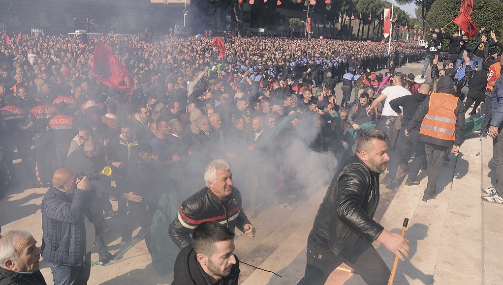 Πως η Αλβανία γίνεται τροχοπέδη στη Β. Μακεδονία