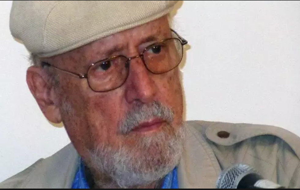 Πέθανε ο Κουβανός ποιητής Ρομπέρτο Φερνάντες Ρεταμάρ