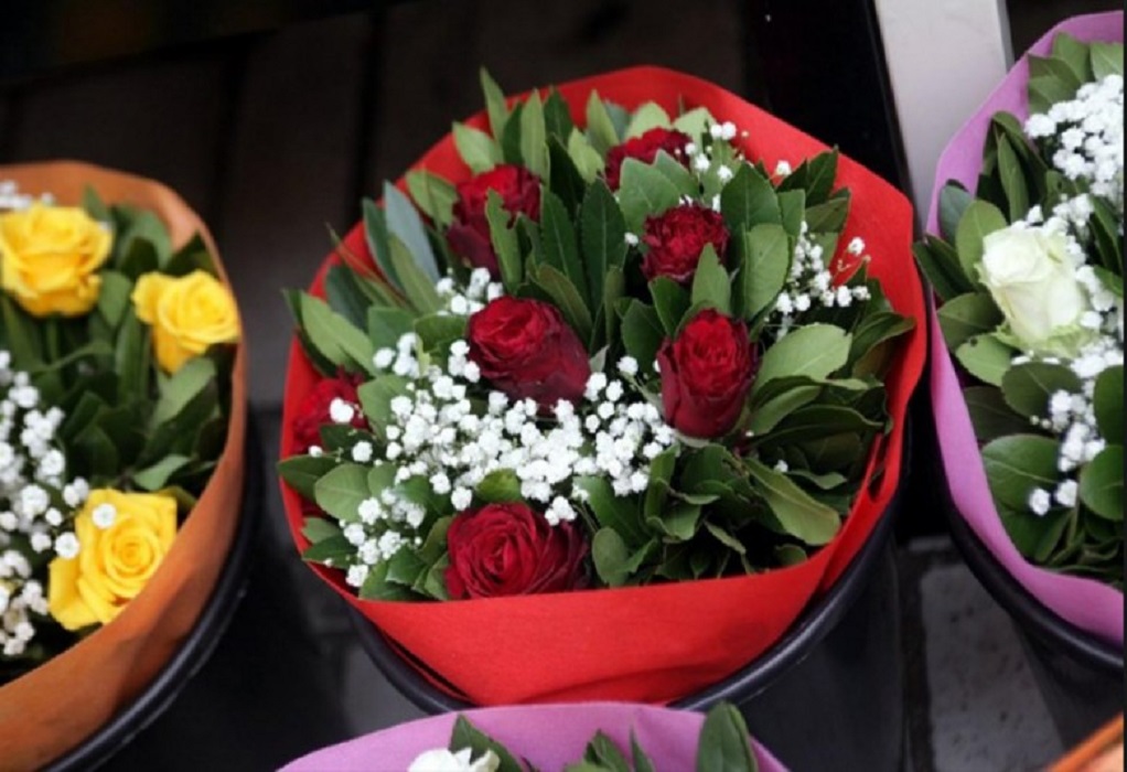 Μηνυτήρια αναφορά από ανθοπώλες που καταγγέλλουν παρεμπόριο λουλουδιών στο ΑΠΘ