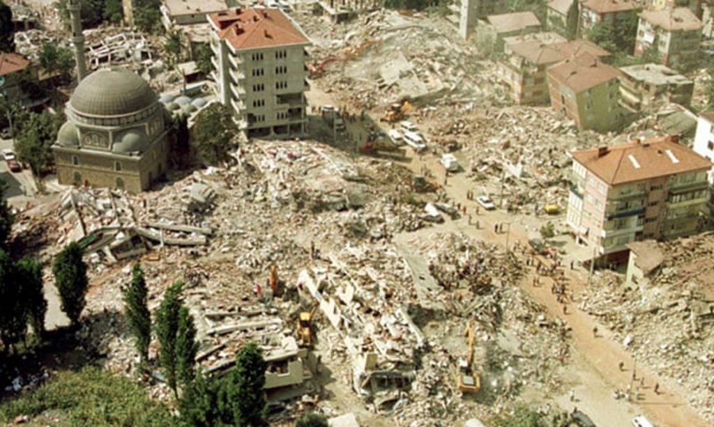 Τουρκία: Έκλεισαν 20 χρόνια από το σεισμό των 7,6 ρίχτερ