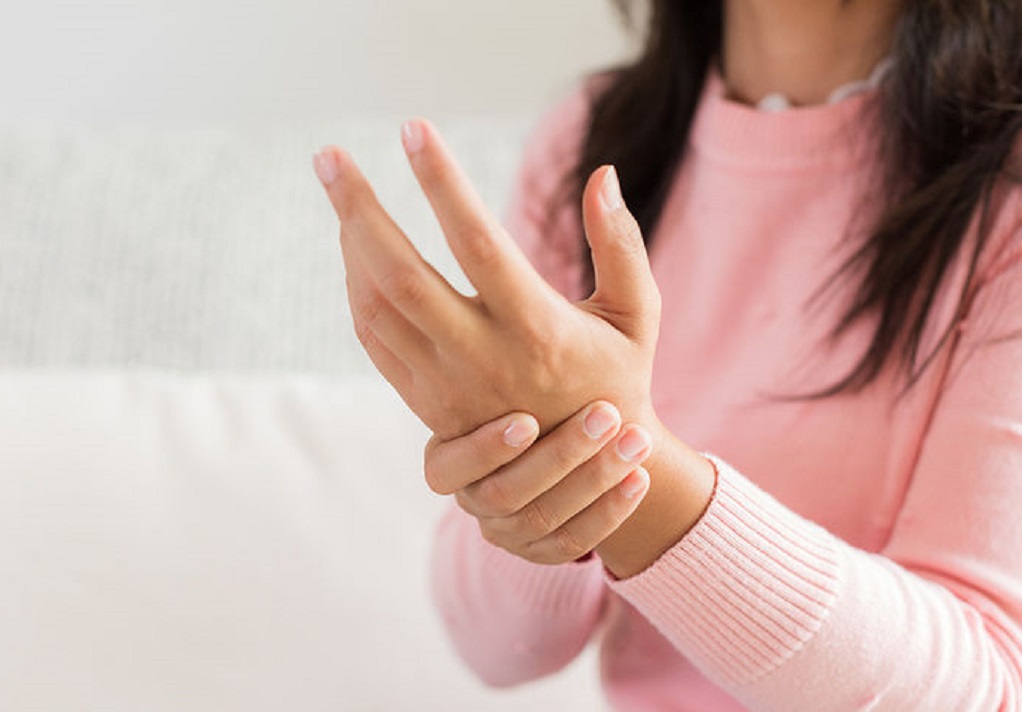 Ποιες είναι οι πιθανές αιτίες για το μούδιασμα των χεριών