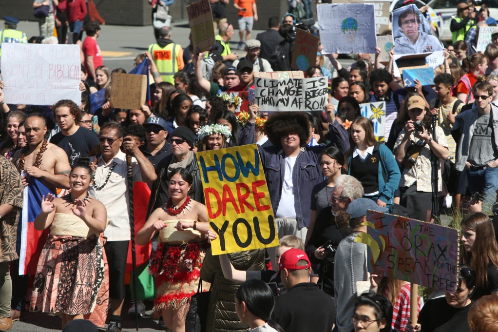 Η ομιλία της Γκρέτα Τούνμπεργκ στον ΟΗΕ εμπνέει τις διαδηλώσεις για το κλίμα