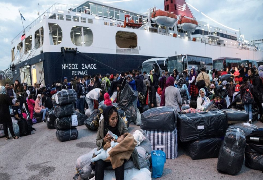 Στον Πειραιά 72 μετανάστες και πρόσφυγες