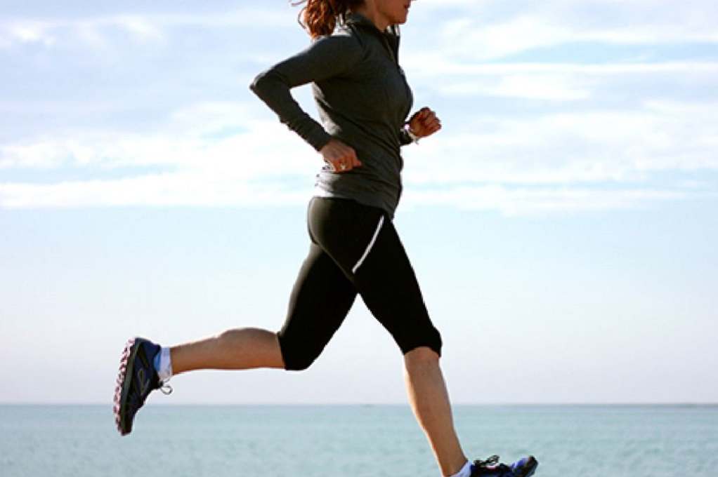 Τρέξιμο: Τι να αλλάξουμε για να μην πονούν τα γόνατά μας