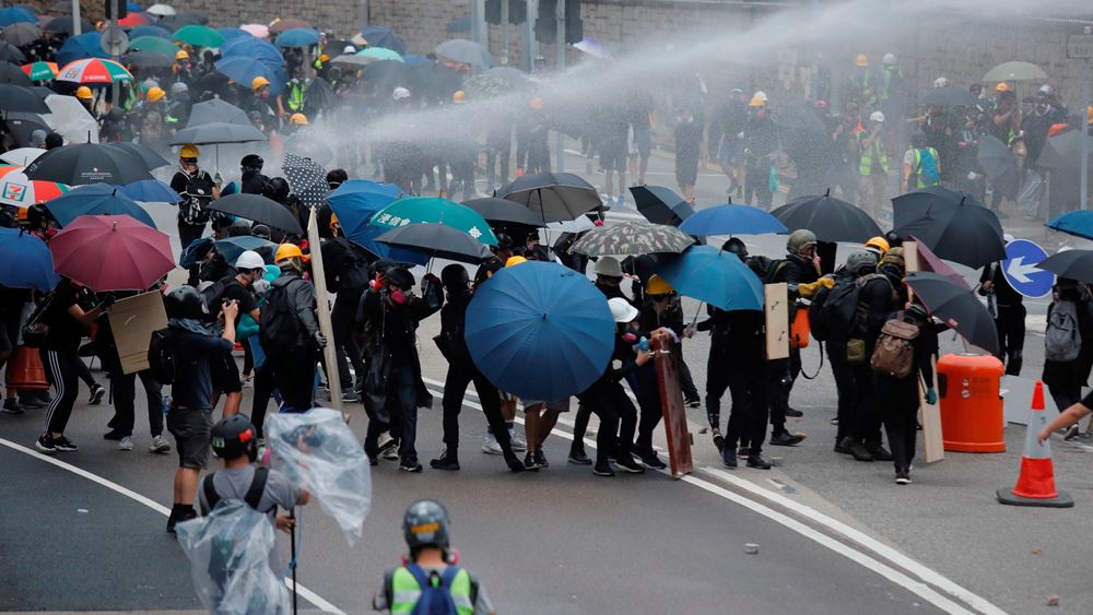 Χονγκ Κονγκ: Πυρά εναντίον διαδηλωτών (ΒΙΝΤΕΟ)