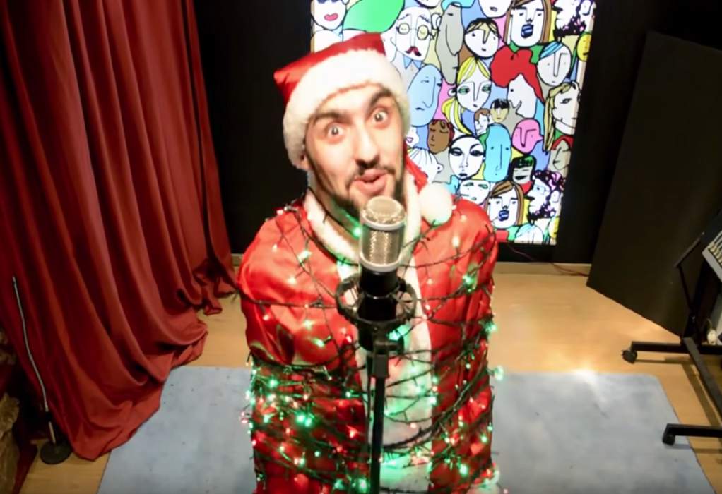 Το τραγούδι που σε βάζει στο πνεύμα των εορτών! (VIDEO)