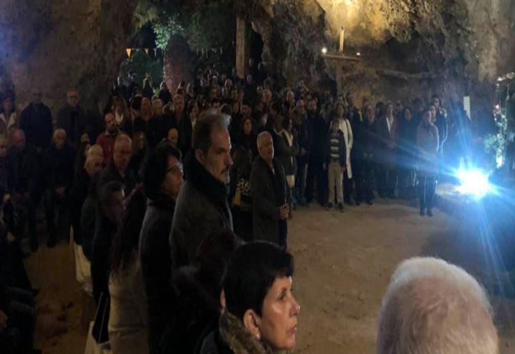 Αναπαράσταση της γέννησης του Ιησού μέσα σε σπήλαιο (ΦΩΤΟ+VIDEO)