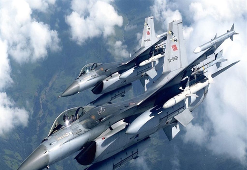 Ζεύγος τούρκικων F-16 πάνω από τις Οινούσσες