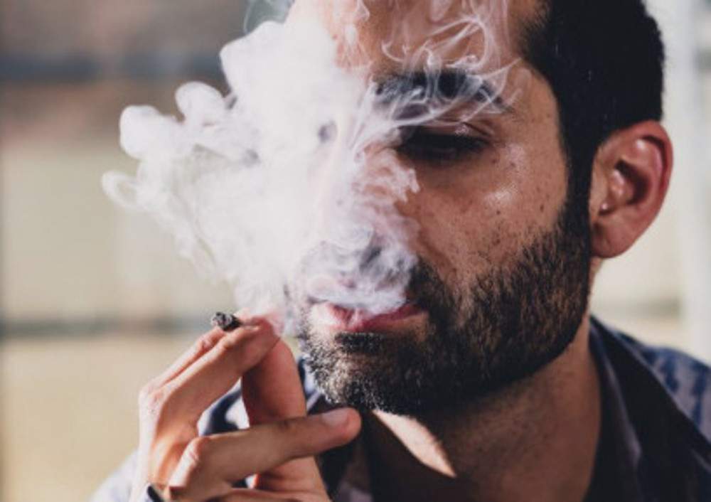 Πρώην καπνιστές “ξανακύλησαν” στο κάπνισμα λόγω πανδημίας