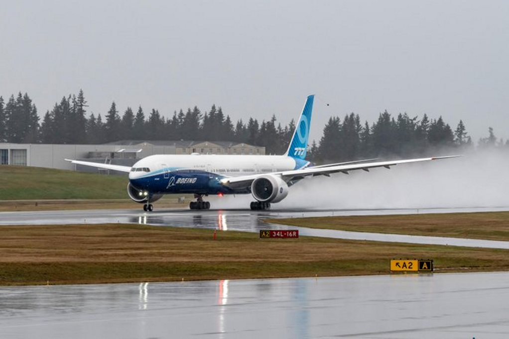 Ινδονησία: Σε μηχανικά προβλήματα και αμέλεια των πιλότων η συντριβή Boeing του 2021