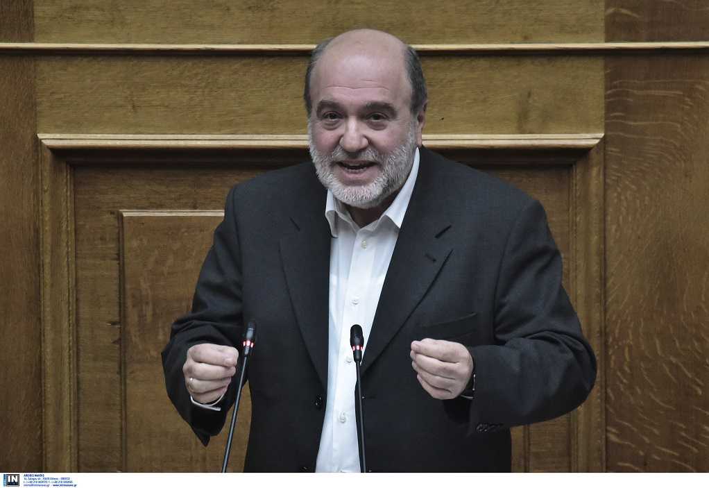 Βουλή: Λιποθύμησε βουλευτής του ΣΥΡΙΖΑ