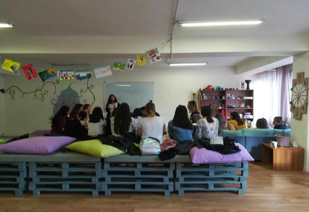 Φοιτητές μαθαίνουν σε πρόσφυγες πώς να «επιβιώνουν» στη Θεσσαλονίκη