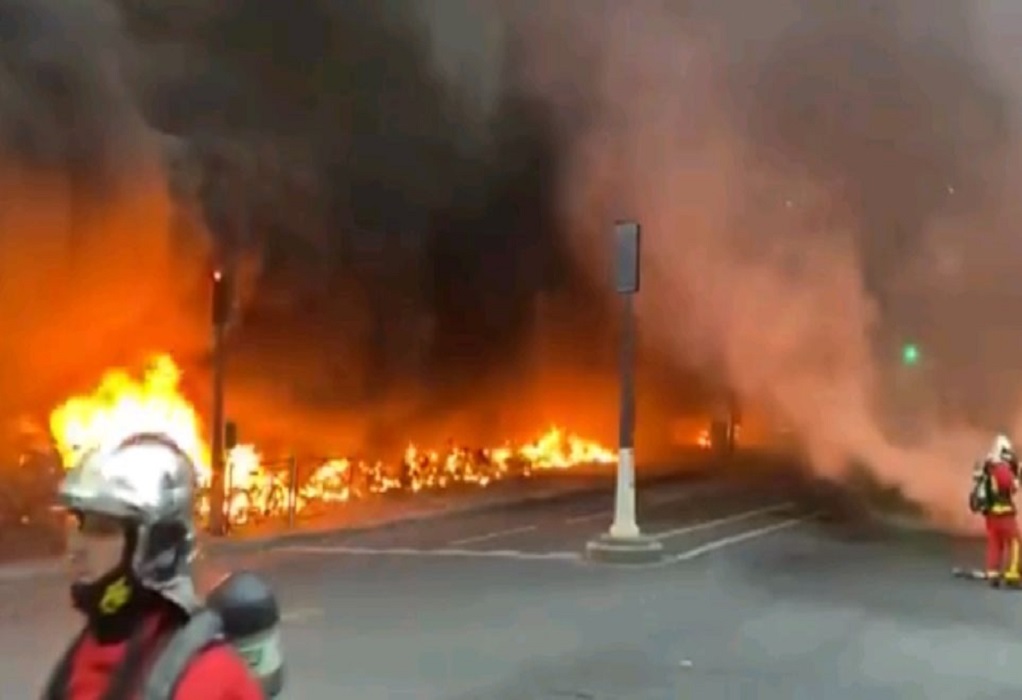 Μεγάλη πυρκαγιά στο Παρίσι-Εκκενώνεται σιδηροδρομικός σταθμός