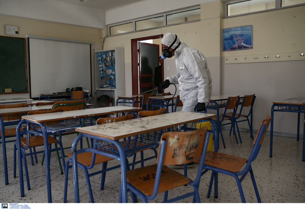 Κορωναϊός: Γιατί αποφασίστηκε να κλείσουν τα σχολεία