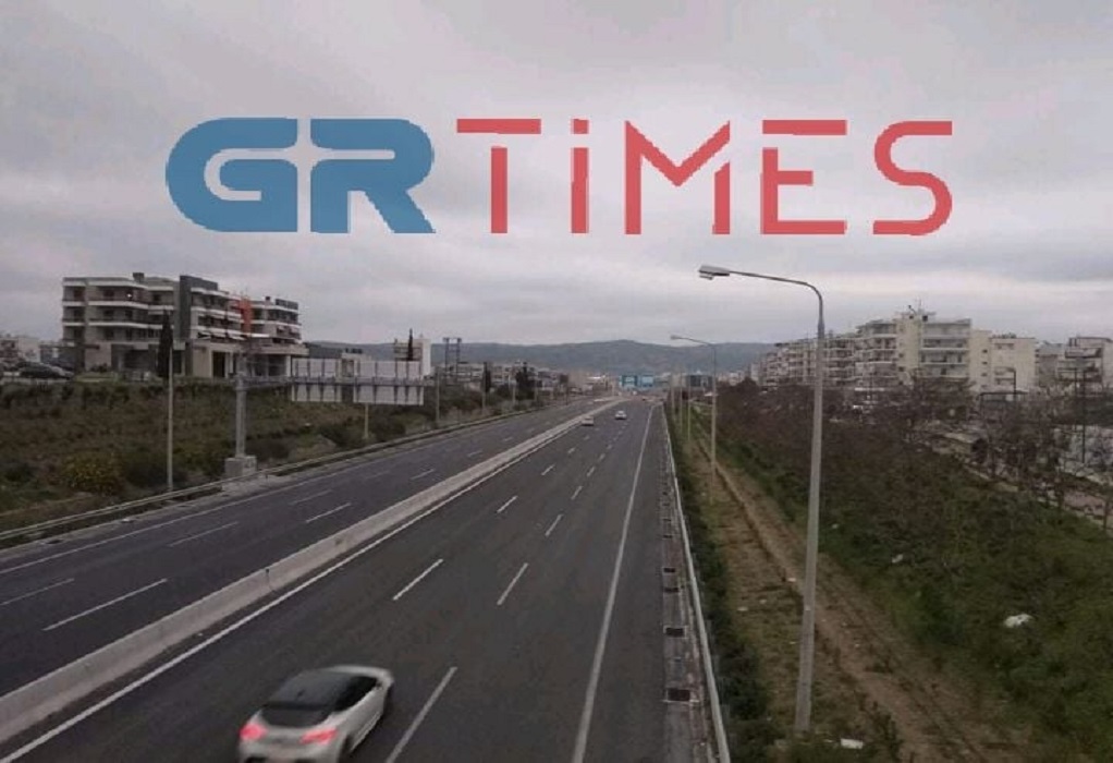 Θεσσαλονίκη: Εργασίες κοπής πρασίνου και κλαδέματος θάμνων στην Περιφερειακή Οδό