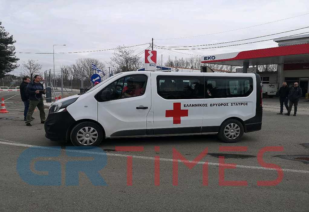 Μήδεια: Ο Ερυθρός Σταυρός βοηθά στη μεταφορά ευπαθών ομάδων στα εμβολιαστικά κέντρα
