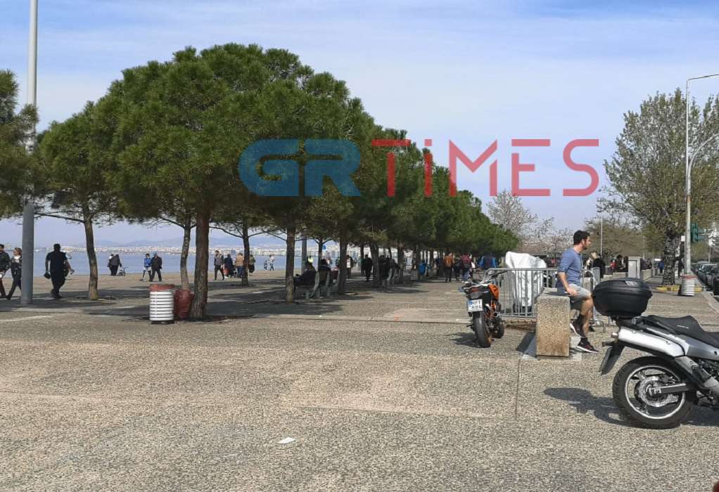 Γέμισε η παραλία της Θεσσαλονίκης παρά τις οδηγίες #ΜένουμεΣπίτι (ΦΩΤΟ-VIDEO)