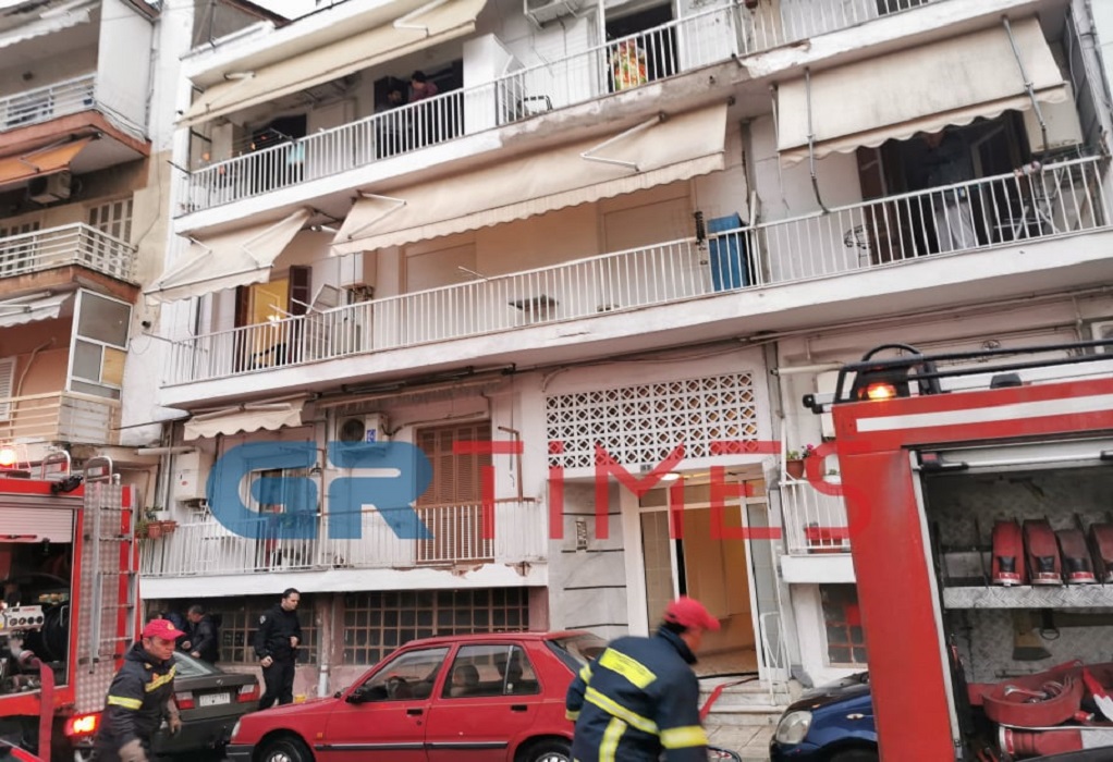 Θεσσαλονίκη: Συναγερμός για φωτιά σε διαμέρισμα (ΦΩΤΟ+ VIDEO)