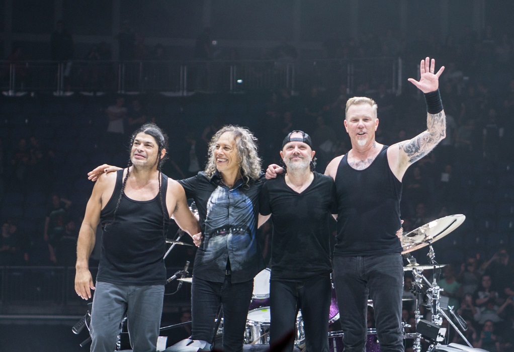 Γυναίκα γέννησε σε συναυλία των Metallica την ώρα που έπαιζαν το Enter Sandman (ΦΩΤΟ)