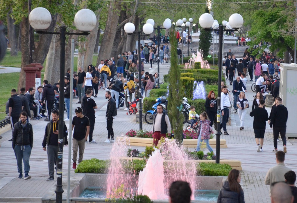 Λάρισα: Αναβιώνουν με πίστη στην παράδοση τα έθιμα της Πρωτοχρονιάς