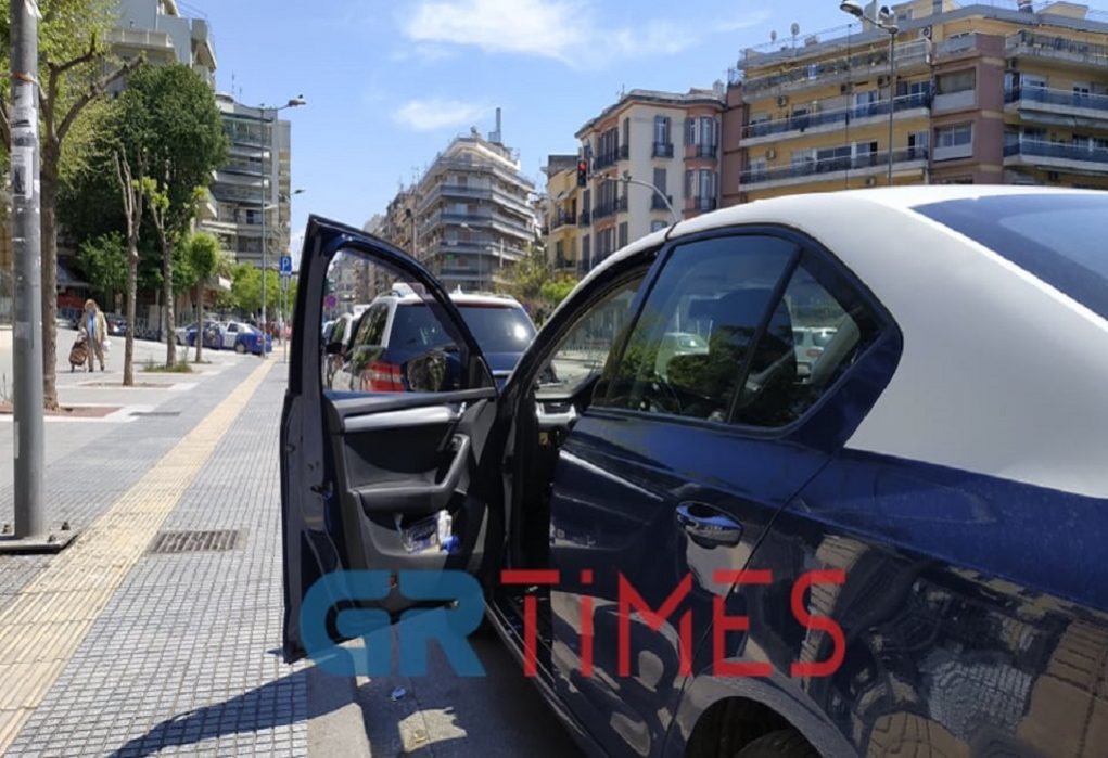 Θεσσαλονίκη: Ανδρόγυνο λήστεψε ταξιτζή-Τον απείλησαν με μαχαίρι (VIDEO)