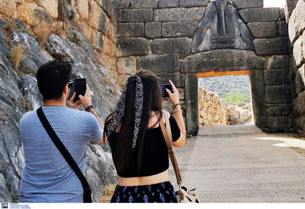 Άνοιξαν οι αρχαιολογικοί χώροι σε όλη την Ελλάδα (ΦΩΤΟ)