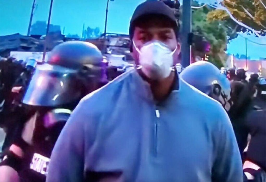 Συνελήφθη… live, το συνεργείο του CNN στη Μινεάπολη (VIDEO)