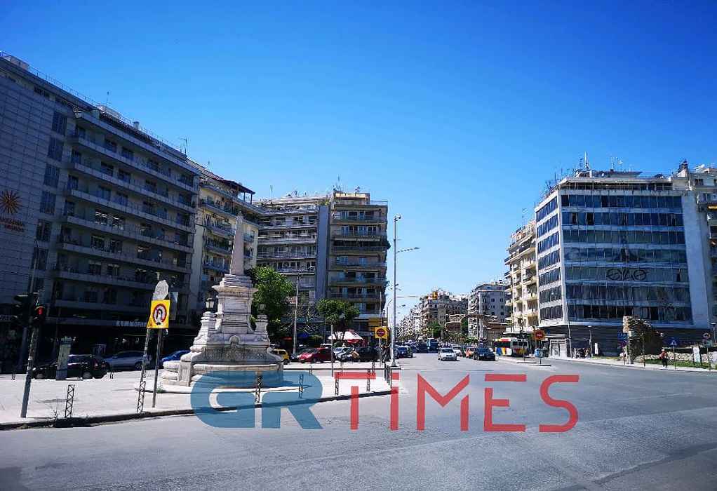 Θεσσαλονίκη: Έκλεψε χάλκινο φανάρι από το «Συντριβάνι» – Συνελήφθη έπειτα από καταγγελία του δήμου (ΦΩΤΟ)