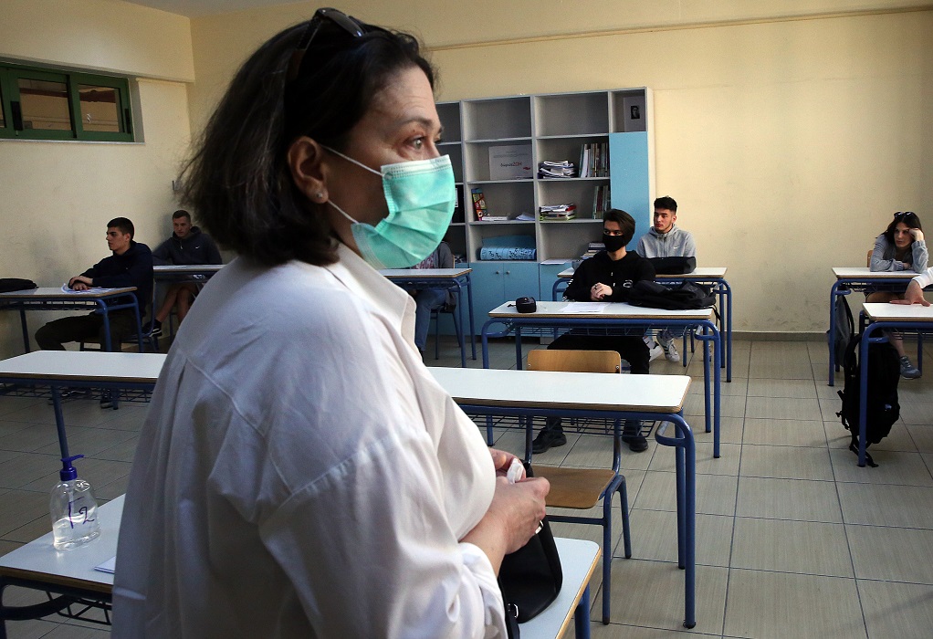 Πότε θα ληφθεί η απόφαση για τη χρήση μάσκας στα σχολεία