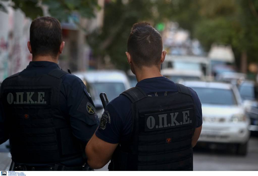Μεγάλη επιχείρηση της ΕΛΑΣ στην Πάτρα: Συλλήψεις για ληστείες τραπεζών και ΕΛΤΑ-Εντοπίστηκαν όπλα και εκρηκτικά