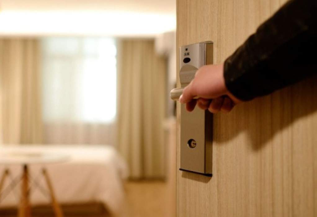 Το 87% των ξενοδοχείων στις ΗΠΑ συνεχίζει να έχει έλλειψη προσωπικού