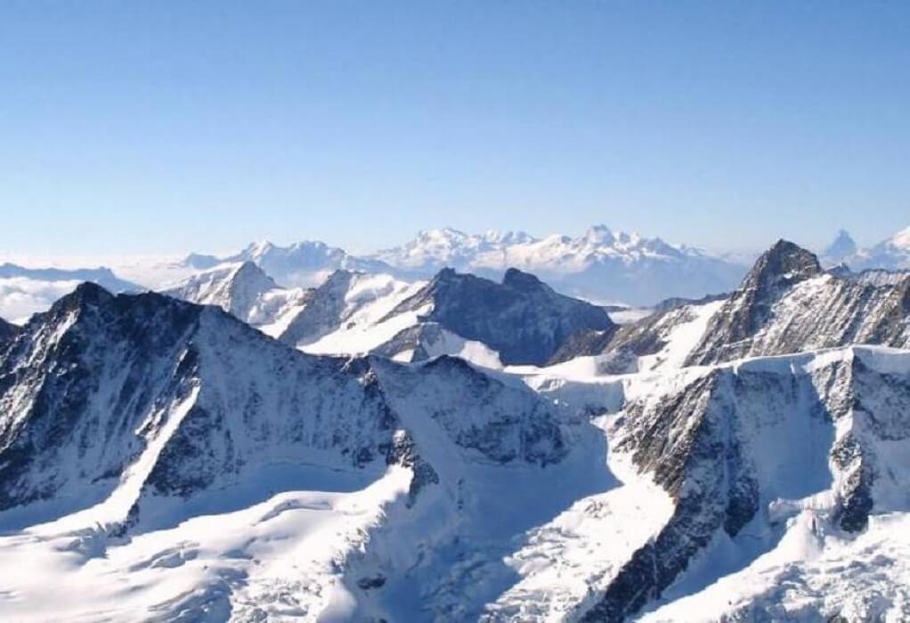 Ελβετία: Συντριβή αεροσκάφους στις Άλπεις – Πληροφορίες για αρκετά θύματα