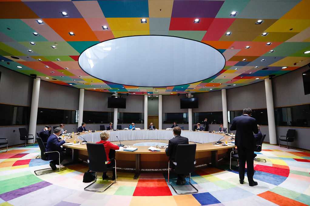 ΕΕ: Συνεχίζονται για τρίτη ημέρα οι διαπραγματεύσεις