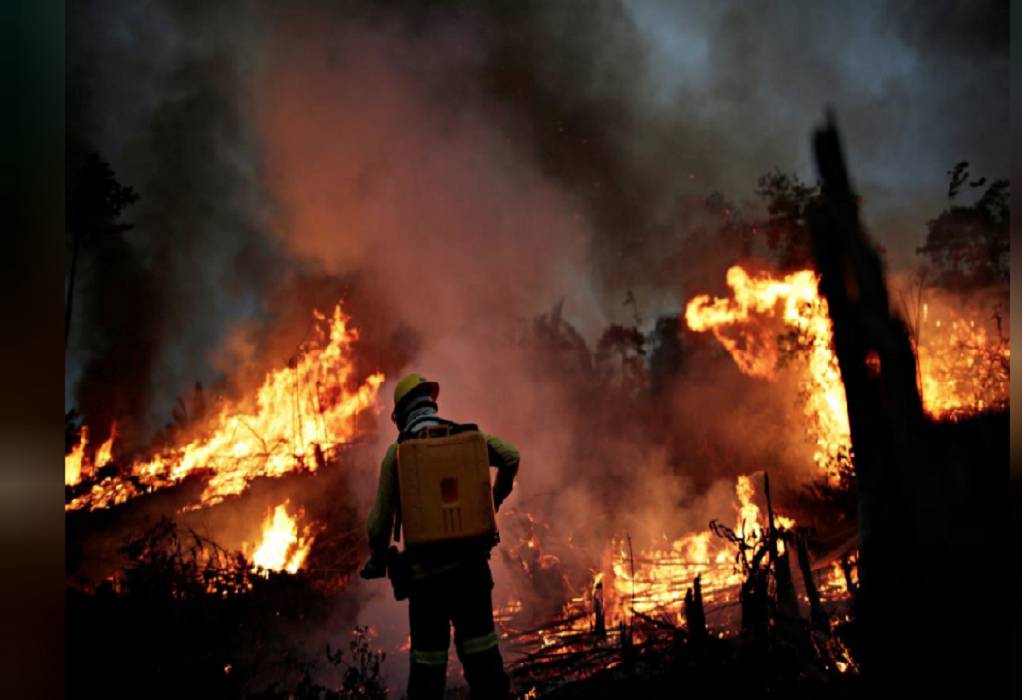 Δασικές πυρκαγιές: Ο καπνός καταστρέφει προσωρινά το στρώμα του όζοντος στη στρατόσφαιρα