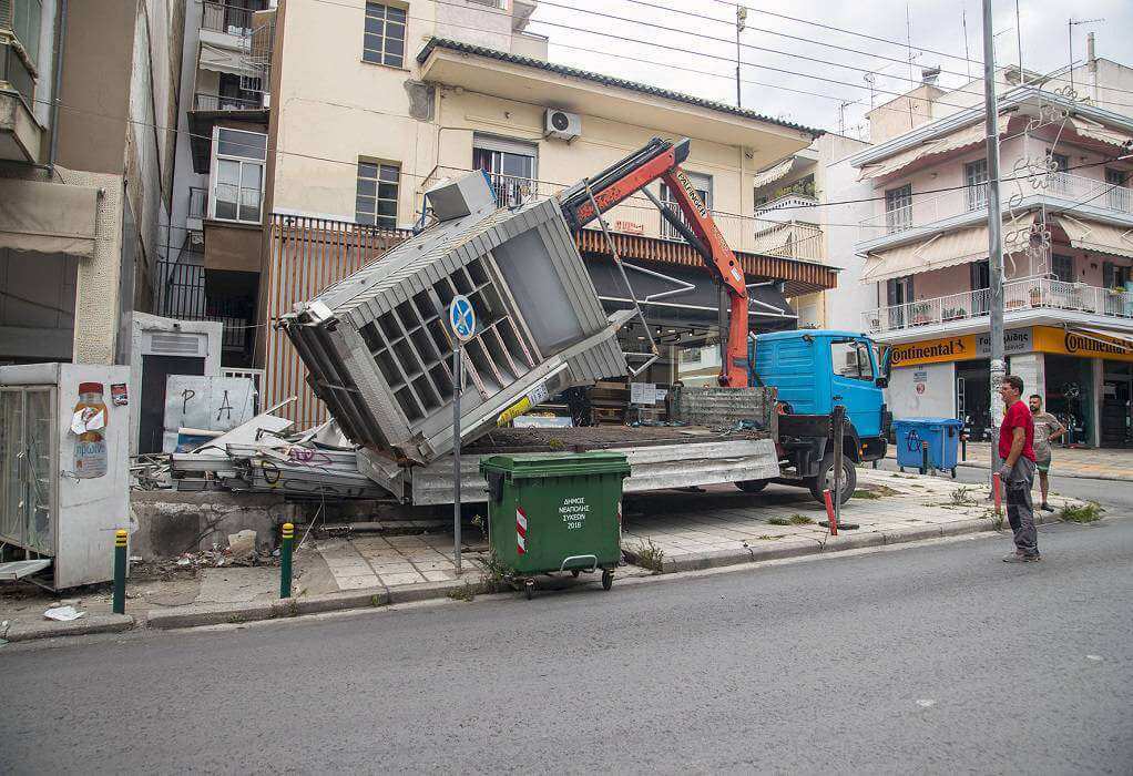 Δ. Νεάπολης-Συκεών: Απομάκρυνση περιπτέρων από πεζοδρόμια