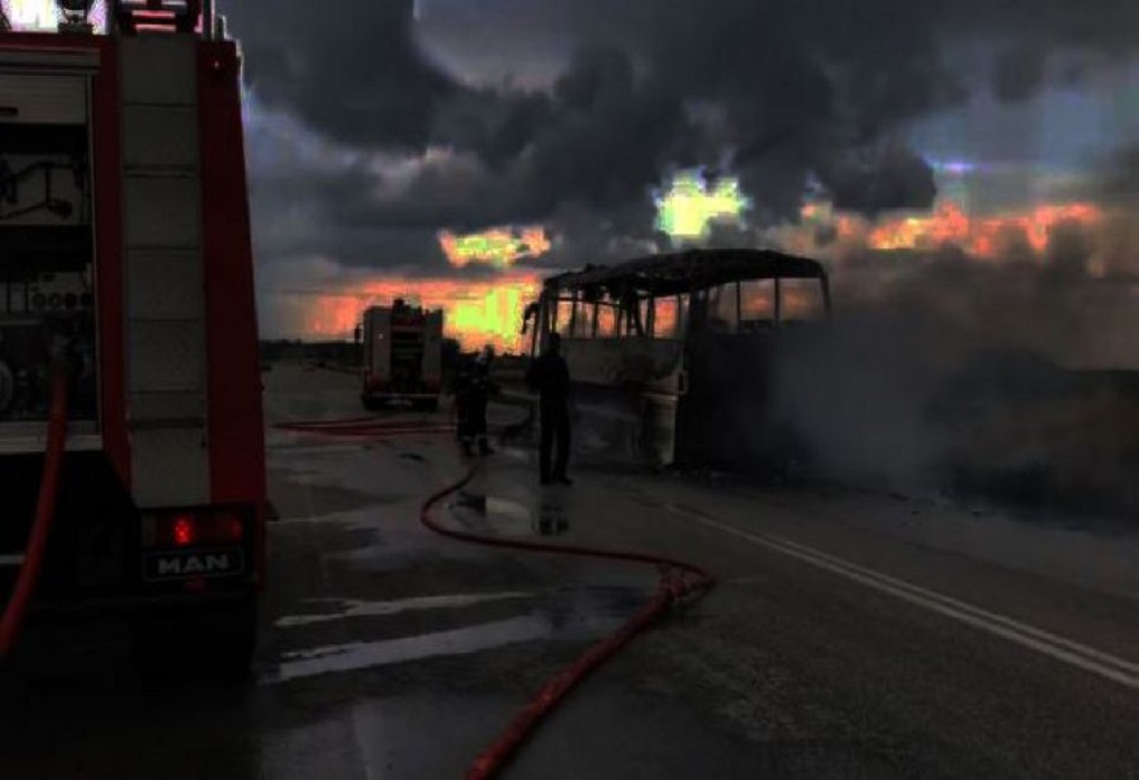 Κάηκε ολοσχερώς λεωφορείο του ΚΤΕΛ Θεσ/νίκης  (ΦΩΤΟ-VIDEO)