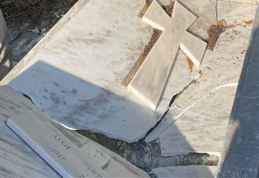 Βανδάλισαν τον τάφο της Λιλής Ζωγράφου (ΦΩΤΟ)