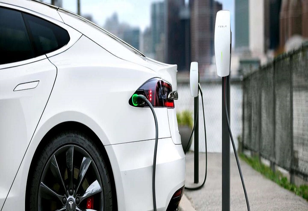 H Tesla εγκαινιάζει την γρήγορη φόρτιση ηλεκτρικών αυτοκινήτων