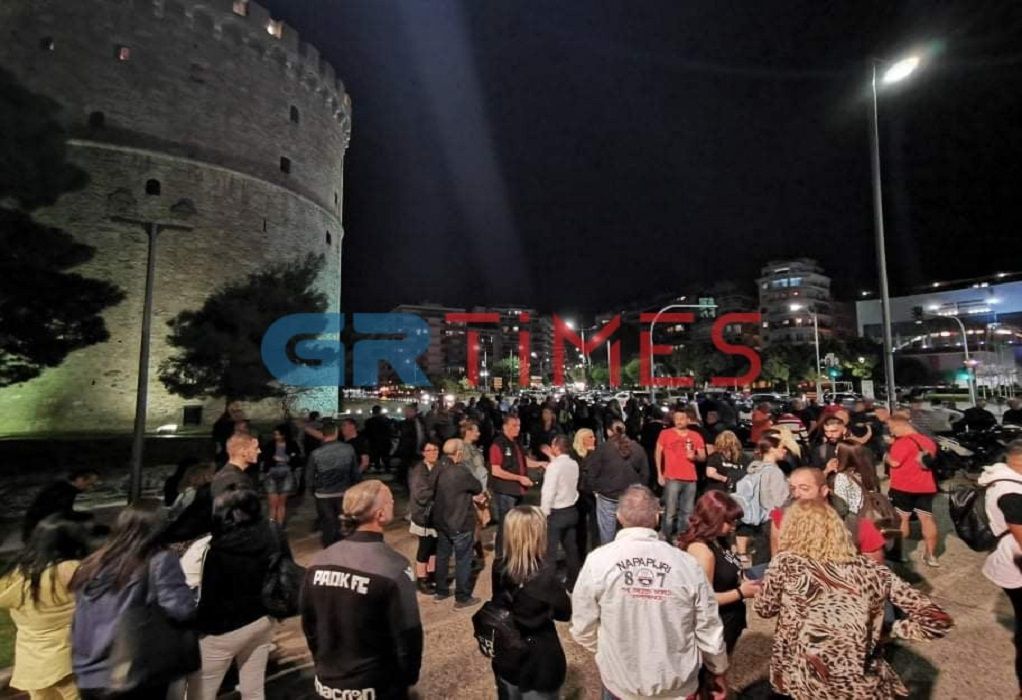 Μεταμεσονύχτια διαμαρτυρία εστιατόρων στο Λευκό Πύργο (VIDEO)